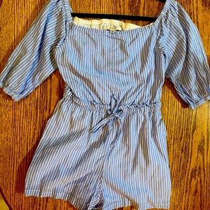 Xsmall blue\white striped Guess romper